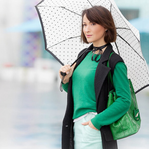 Прогулки под дождем: стильные наряды для любой погоды